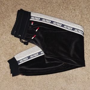 🔷♦️Tommy Hilfiger♦️🔷 black and gray velvet joggers